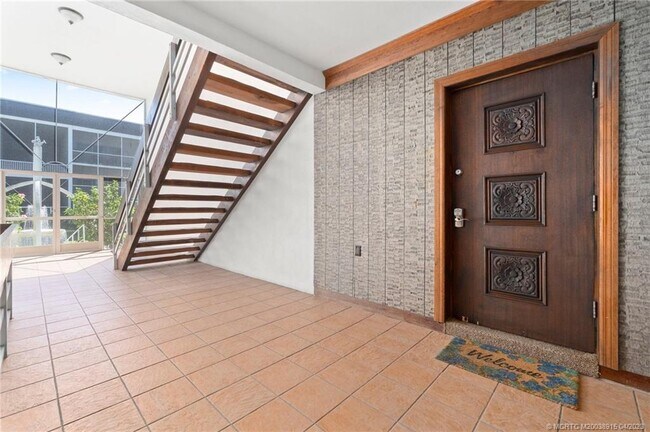 Building Photo - 630 SE Ocean Blvd