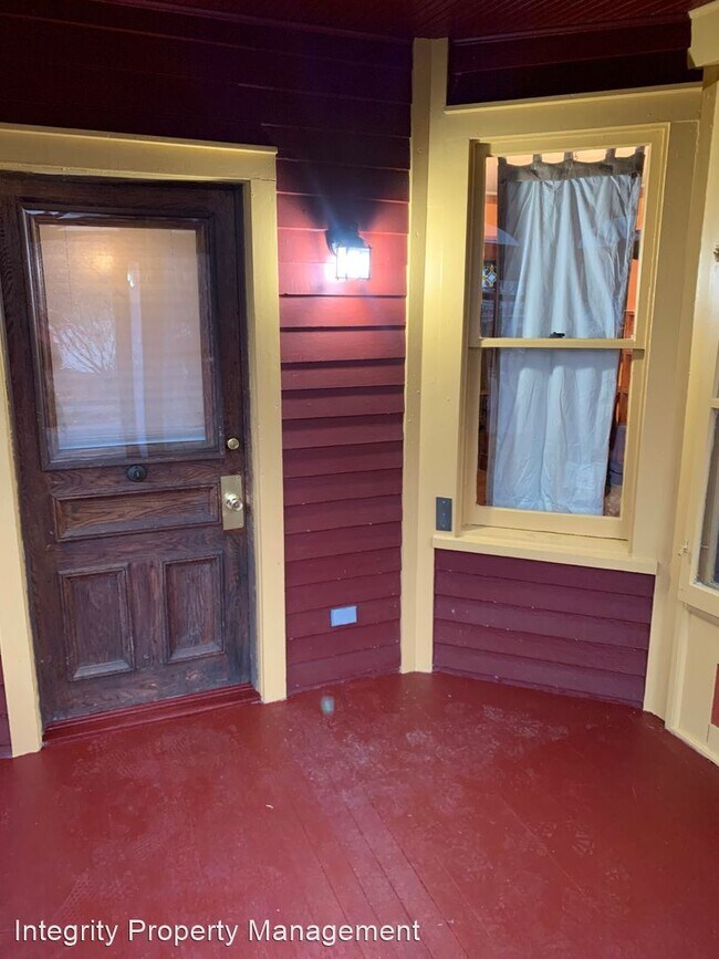 Building Photo - 3 br, 1.5 bath House - 81 Pine Street