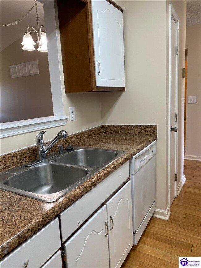 Foto del edificio - 505 Independence Ct