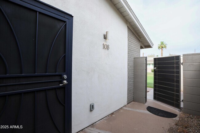 Foto del edificio - 925 W McDowell Rd