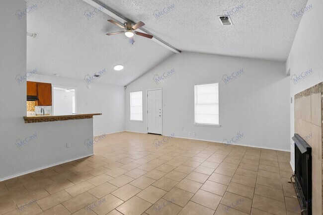 Foto del edificio - Cute 2/2 Duplex in Fort Worth!
