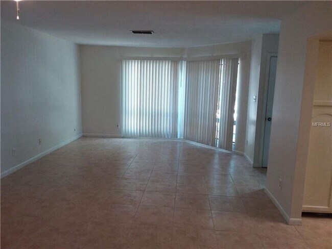 Building Photo - 2 bedroom 1 bathroom in Orlando