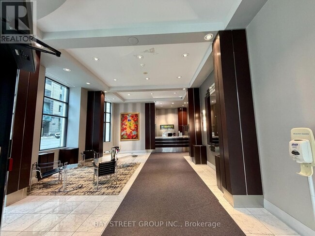 Building Photo - 801 Bay St.