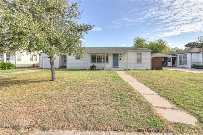Foto del edificio - 3618 Lawnview - 3/bedroom 1/bathroom - $1,...