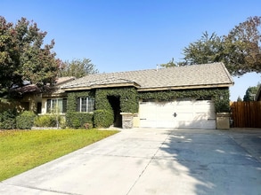 Building Photo - 11622 Pacific Harbor Ave