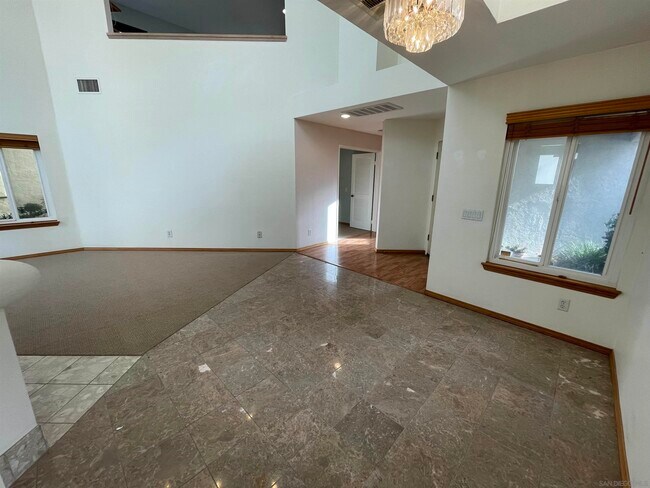 Building Photo - 25 Delaport Ct
