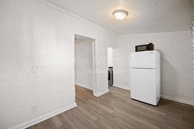 Foto del edificio - 7772 NW 9th Ave