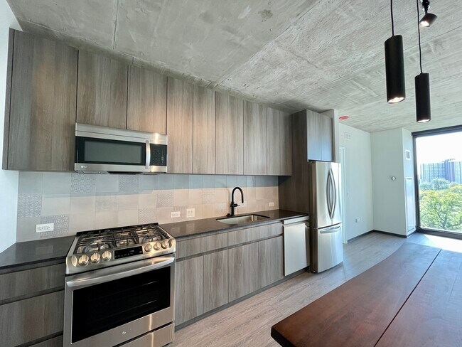 Foto del edificio - 1364 W Randolph St