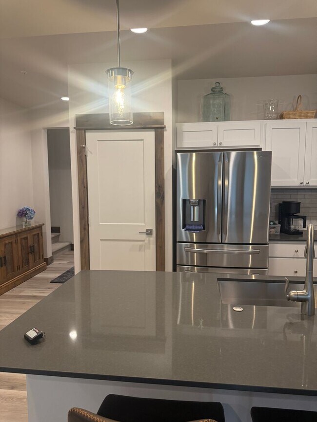 Foto del edificio - 1051 Baxter Creek Way