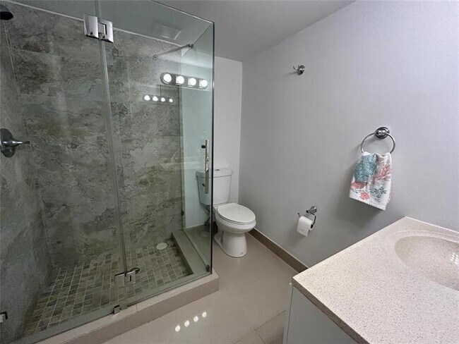 Foto del edificio - 2800 NE 14th Street Causeway
