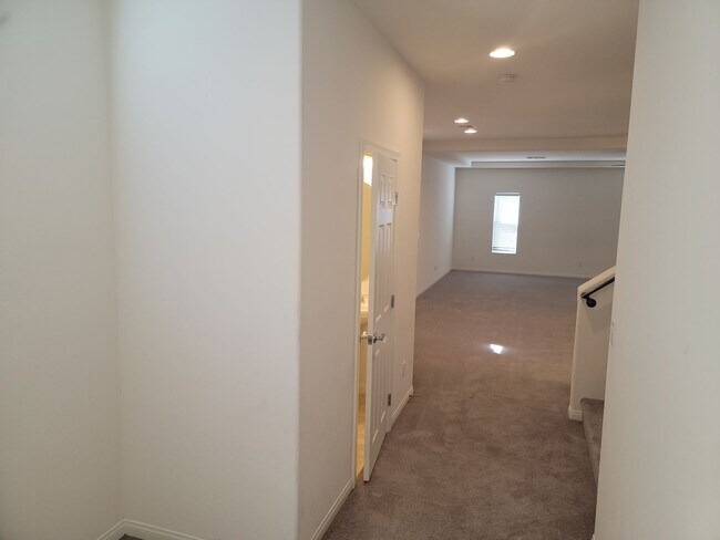 Foto del edificio - Fabulous 4 Bedroom Home in Southwest for Rent