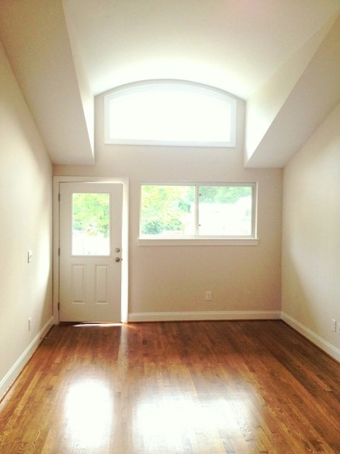 2x1 Apartment - Boho on Bim Street Apartments