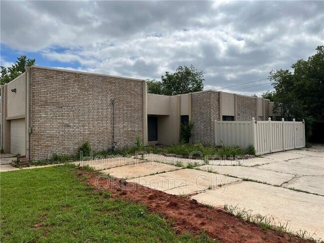 Building Photo - 12725 Silver Ln