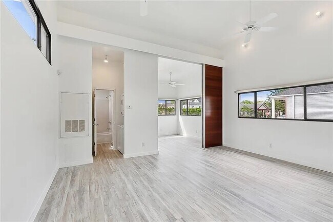 Building Photo - 229 Lowerline St