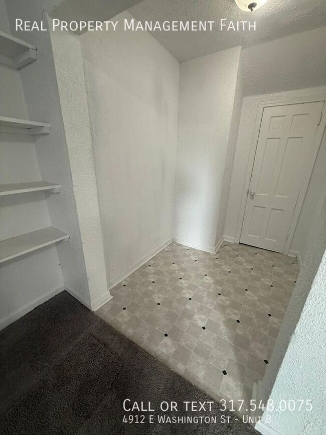 Foto del edificio - 4912 E Washington St