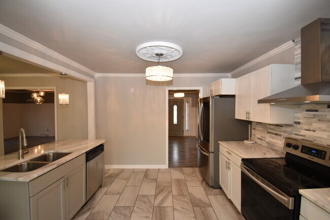Building Photo - 311 Clearbrook Dr