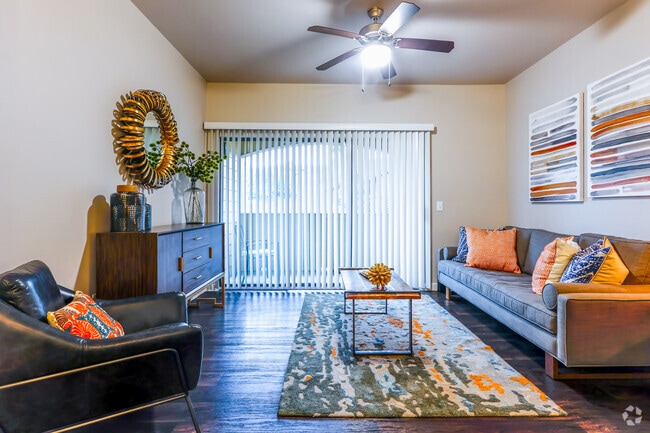 1BR, 1BA - A4 - 815SF - Bella Madera