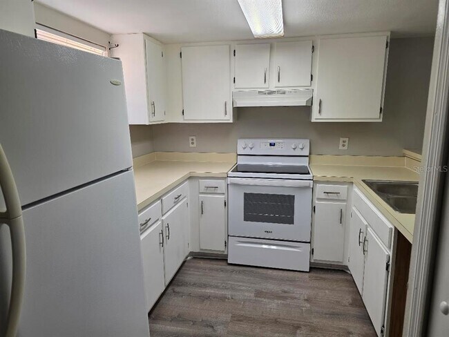 Foto del edificio - 2031 Pine Chace Ct