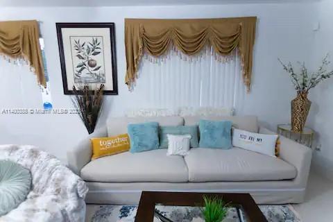 Foto del edificio - 3240 SW 17th St