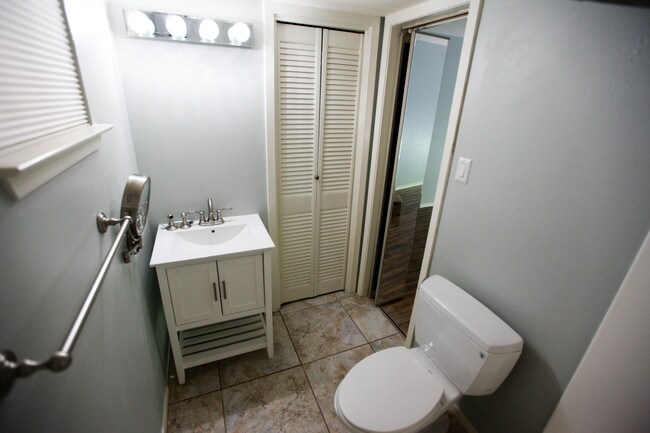 Foto del edificio - 1304 Azie Morton Rd