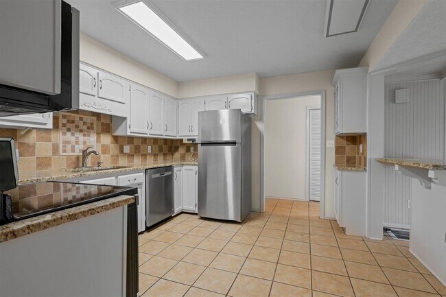 Foto del edificio - 1745 Ewing Ford Rd