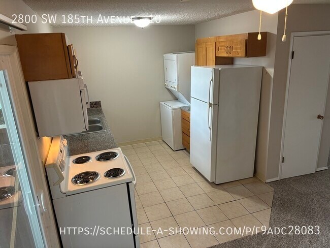 Foto del edificio - 2br Downstairs Unit w/W&D, Water, Sewer & ...