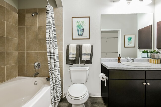 Building Photo - Tricon Hudson Crossing