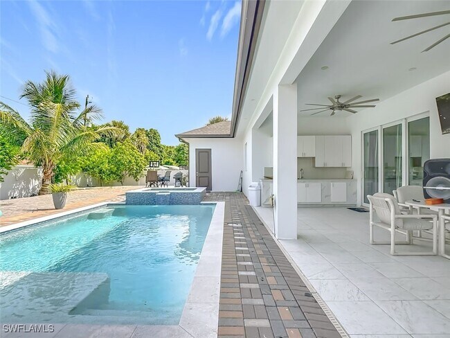 Building Photo - 1806 41st St SW