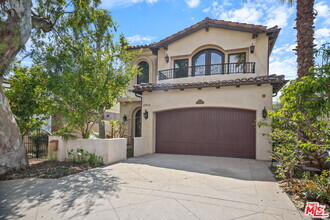 Building Photo - 2901 Oak Ave