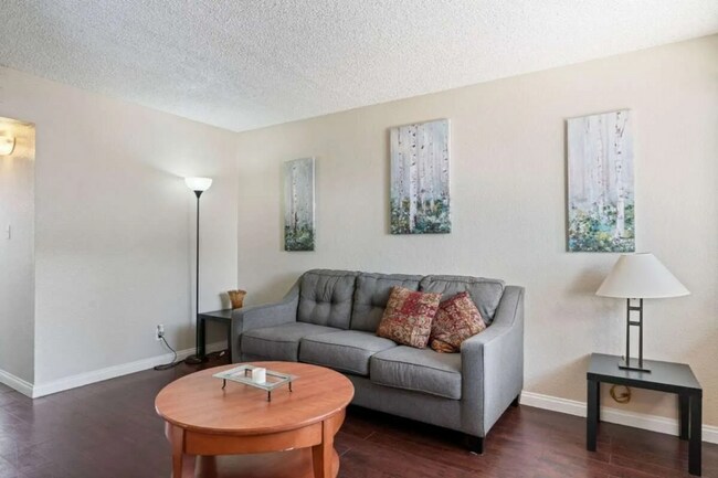 Foto del edificio - 3820 Pennwood Ave