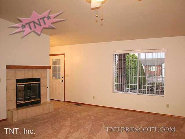 Building Photo - 3 br, 2 bath House - 4868 N Spring Dr