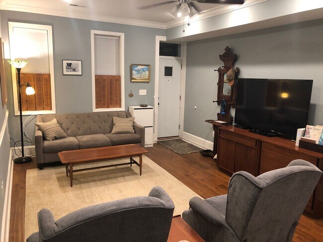 Foto del edificio - Modern Large and spacious house available in Locus Point