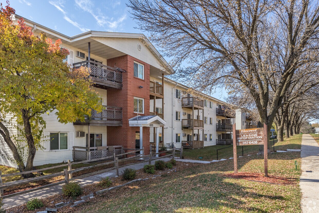 Elmcrest Apartments 433 E Philip St Des Moines, IA Apartments for