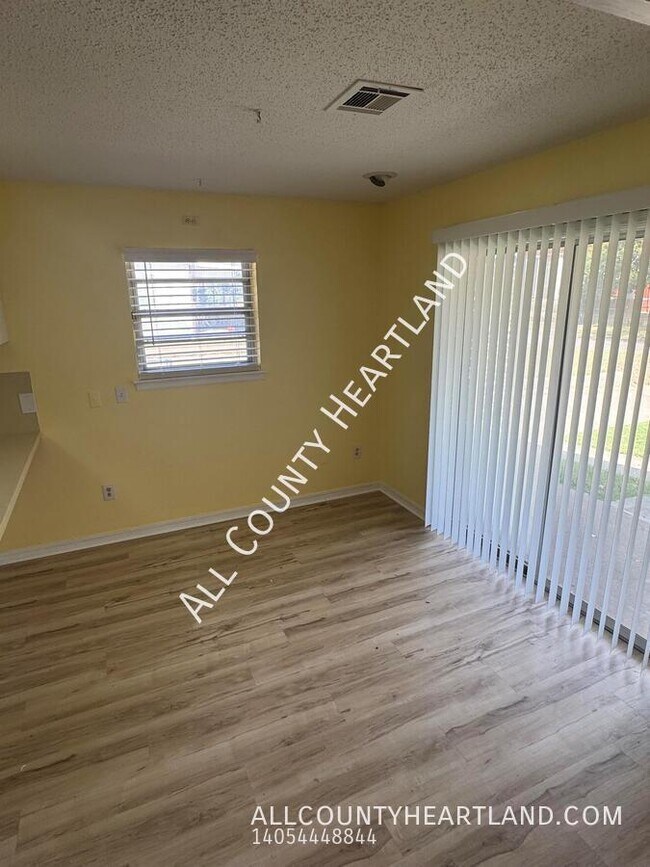 Foto del edificio - 530 N. Beard-