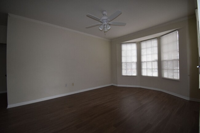 Building Photo - Azur at Metrowest - 1 bed/1 bath - AVAILAB...