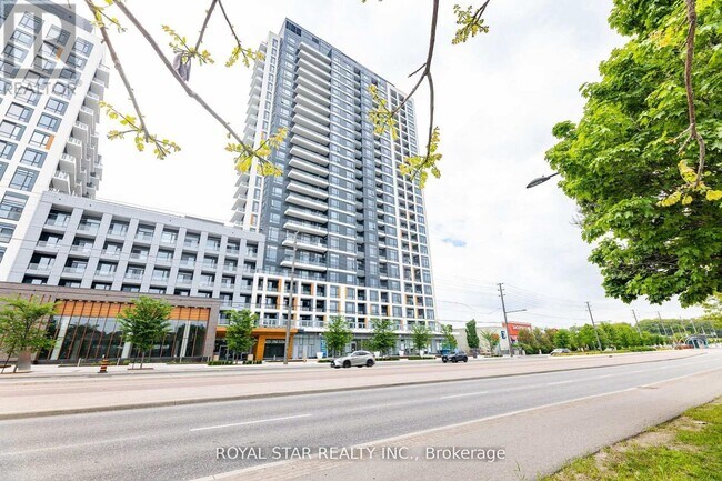 Building Photo - 7950-7950 Bathurst St