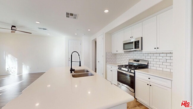 Building Photo - 9241 N Lamia Ct