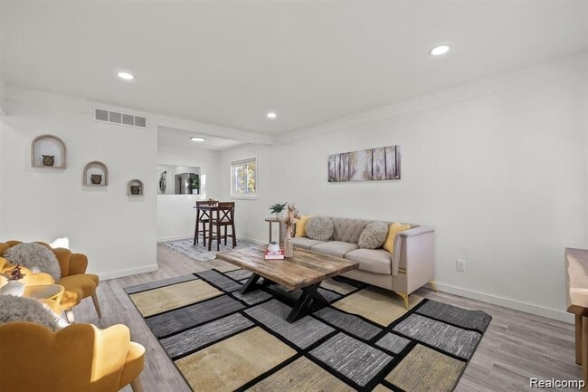 Building Photo - 5749 Detroit St