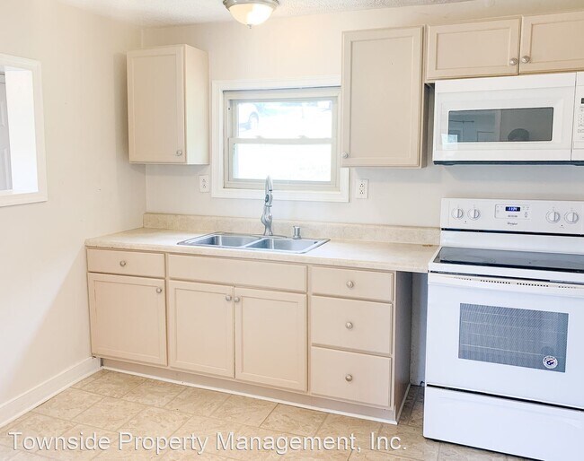Building Photo - 2 br, 1 bath House - 1100 Montgomery St.