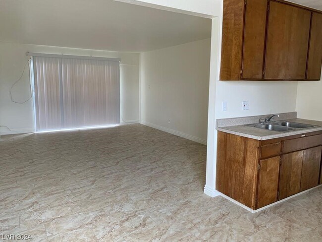 Building Photo - 6432 Casada Way
