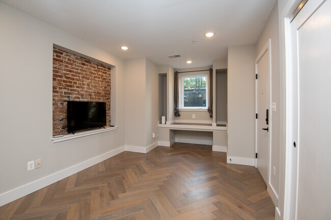 Foto del edificio - 1457 Girard St NW
