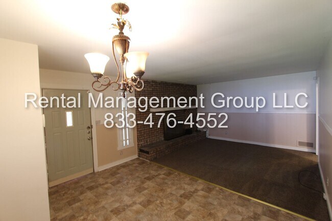 Foto del edificio - New On The Market with Fresh Updates!!
