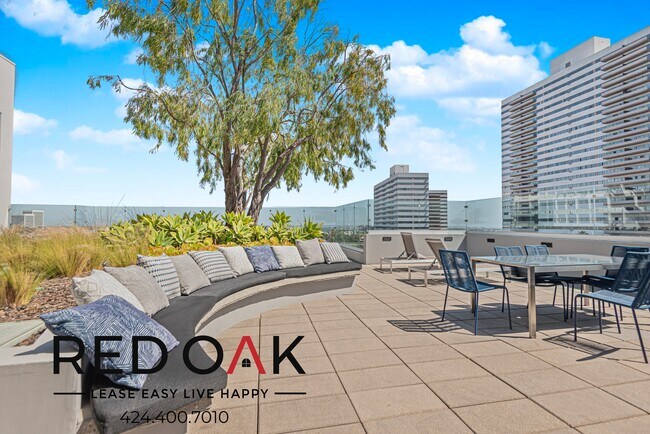 Building Photo - 1168 S Barrington Ave