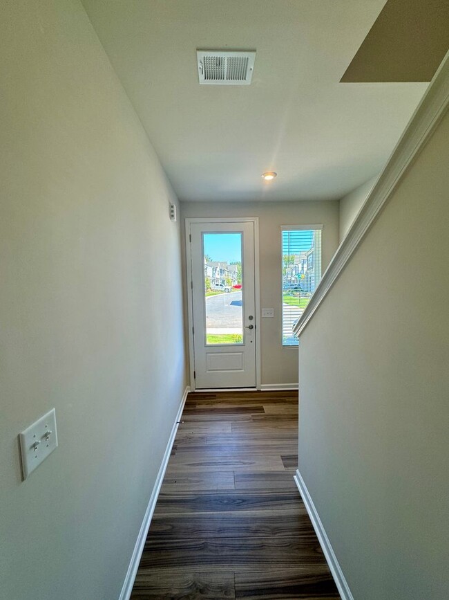 Building Photo - Beautiful, Brand New 2BR/2.5BA Townhouse i...