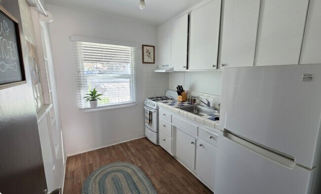 Foto del edificio - 2023 W Olive Ave