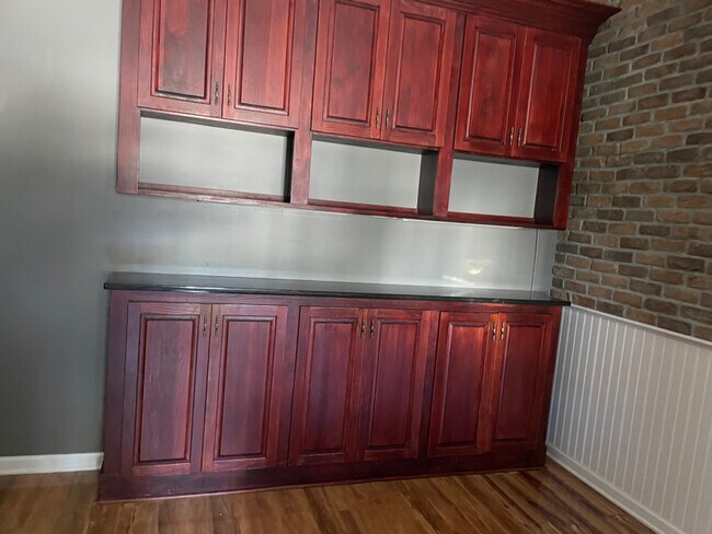 Building Photo - 101 S Morton Ave