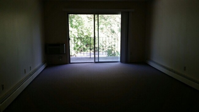 Foto del edificio - 10146 W Forest Home Ave