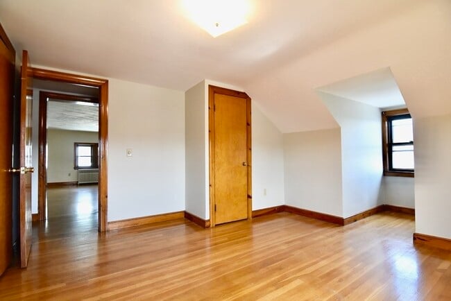 Building Photo - 20 Hollis Ave