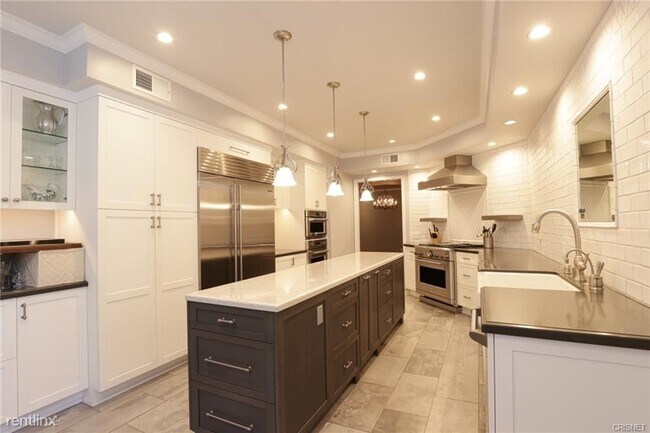 Building Photo - 3 br, 3 bath Condo - 4744 Park Encino Ln U...
