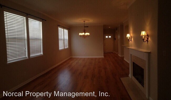 Foto del edificio - 902 Sunrose Terrace
